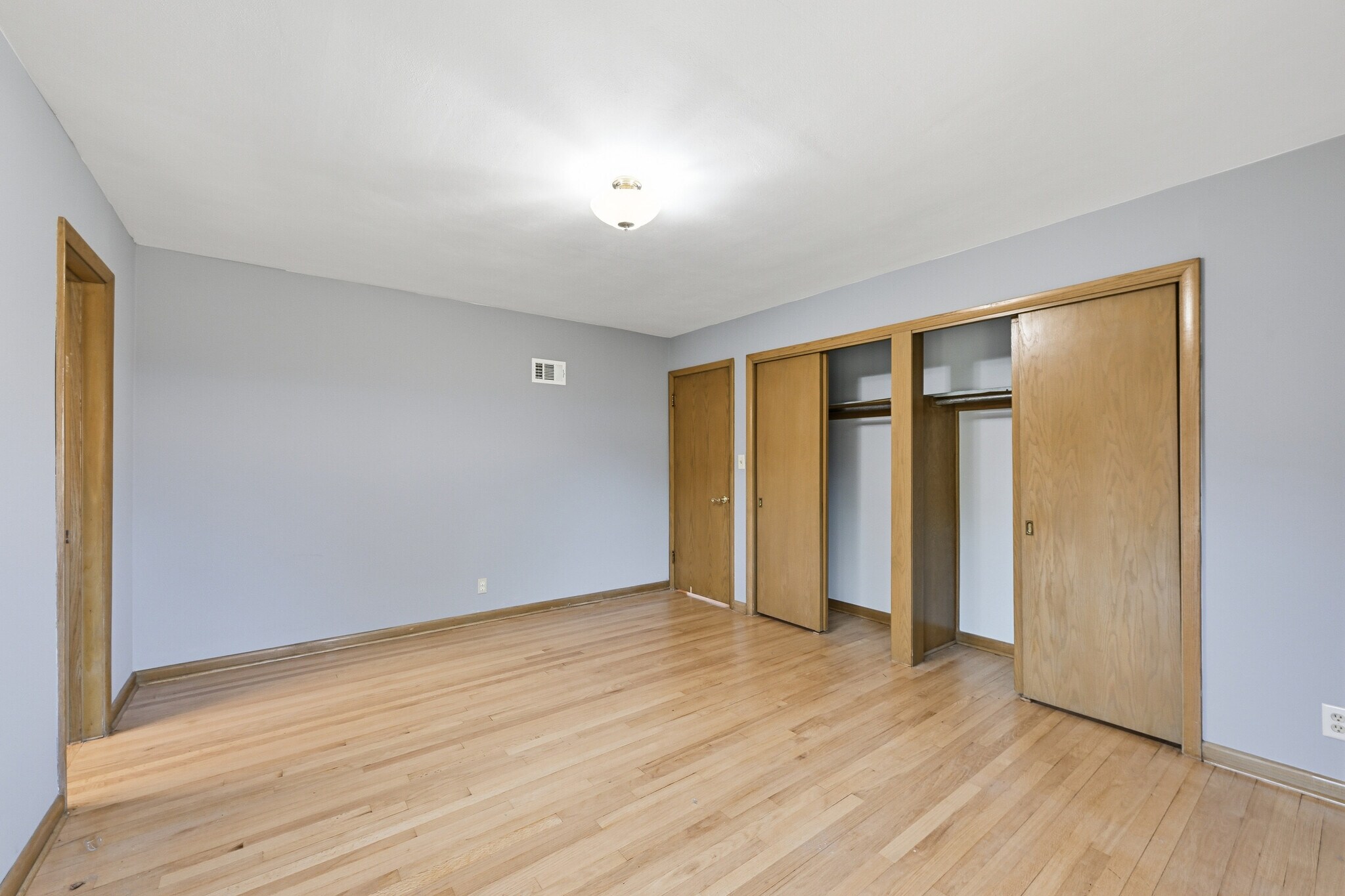 Building Photo - 728 N 74th St