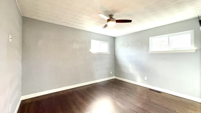 Building Photo - 329 Jacqueline Ave