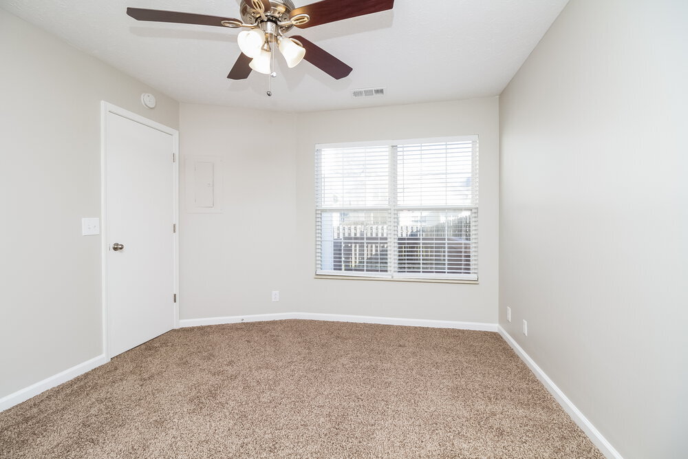 Building Photo - 909 Bexhill Ct S