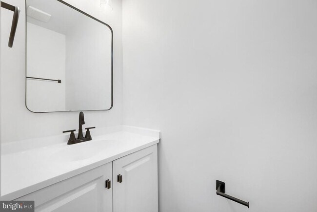 Building Photo - 8573 Black Star Cir