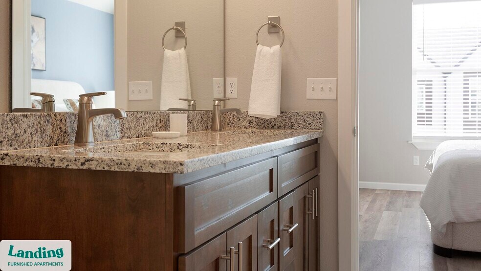 Building Photo - 3401 Redbud Ln