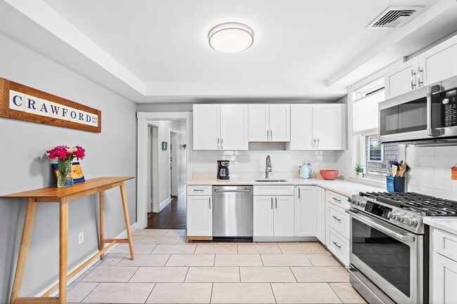 Building Photo - 52 Beechwood Ave
