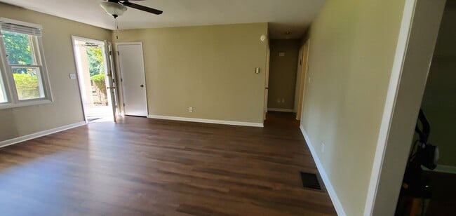 Building Photo - 102 Boyd Dr