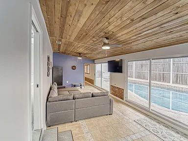 Building Photo - Riverside Heights Pool Home | Across from the Hillsborough River