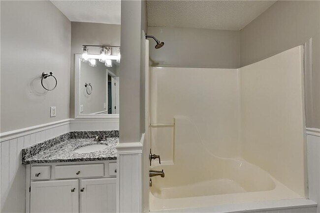 Building Photo - 328 Abbington Ln