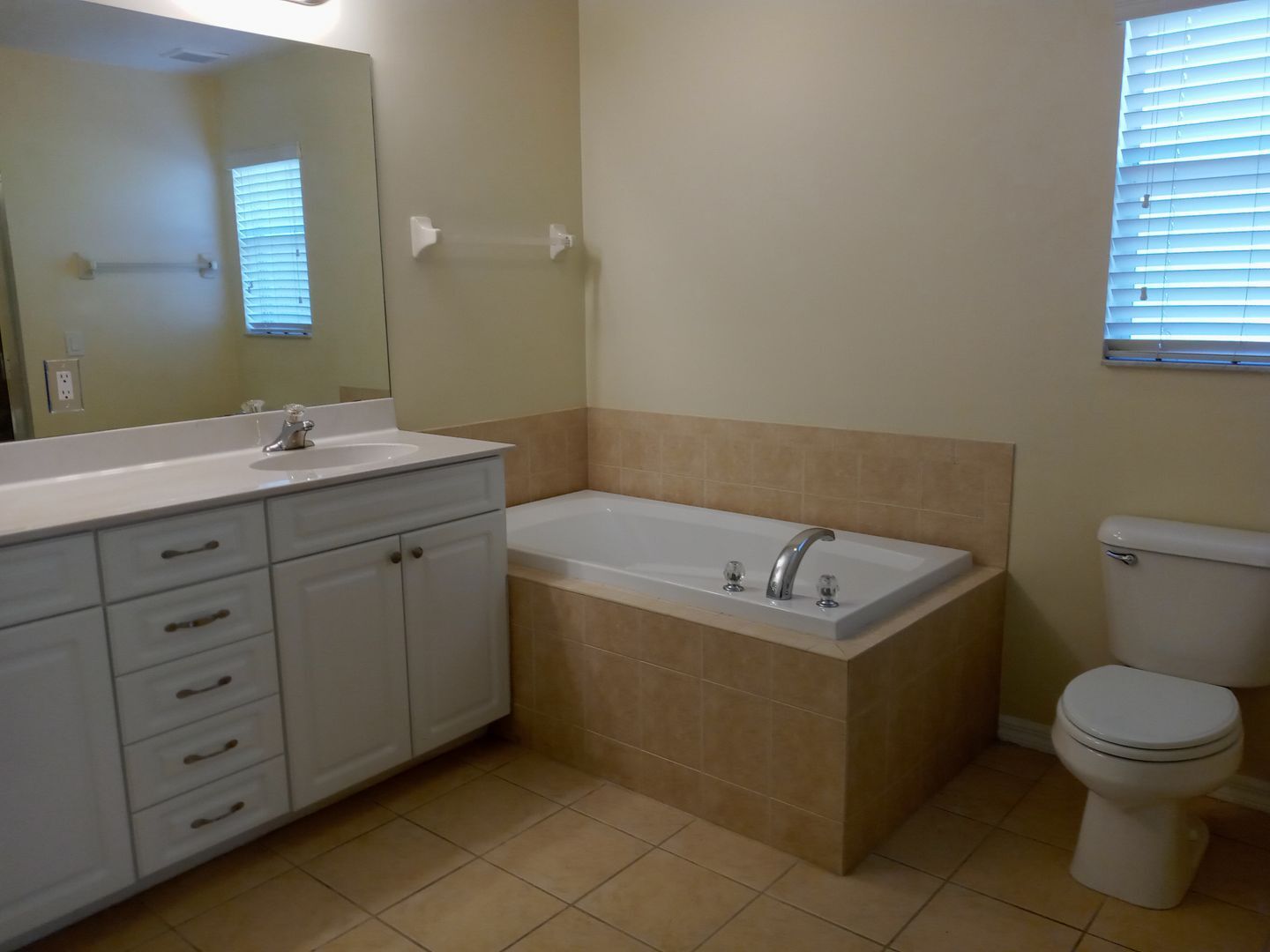 Building Photo - Charming 3-Bedroom Home in Port Charlotte, FL