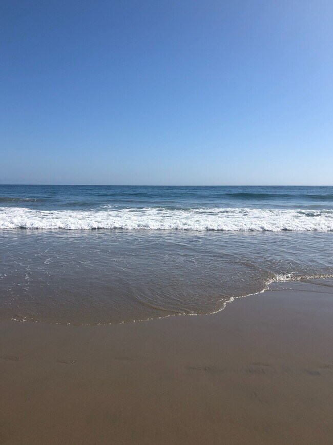 Building Photo - 615 Island View Cir