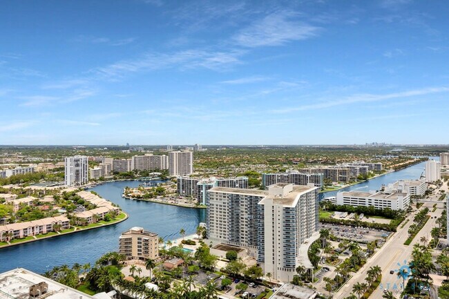 Building Photo - 4111 S Ocean Dr