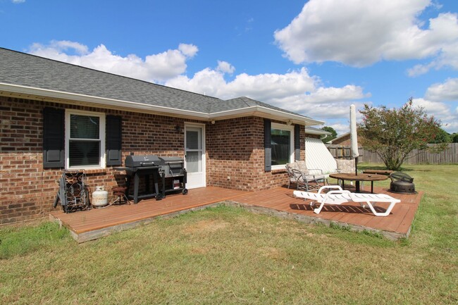 Building Photo - Brewington Estates - 3 bedroom / 2 bath - ...