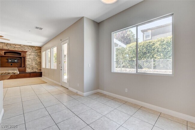 Building Photo - 2411 Winter Cliffs St