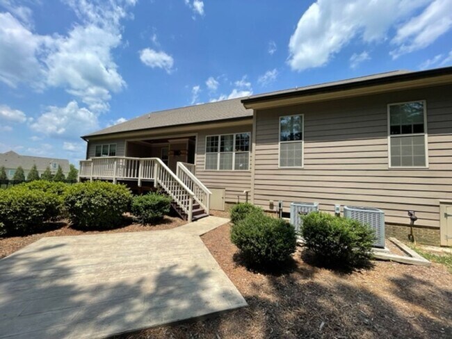 Building Photo - 3725 Nether Ridge Rd