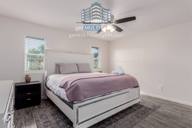 Building Photo - 515 W Pebble Beach Dr