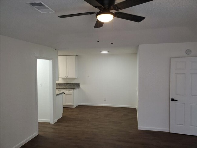 Building Photo - 2508 Howellwood Way