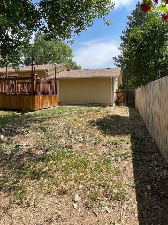 Building Photo - STUDENTS WELCOME! 4 Bed 2 Bath Home in West Ft Collins w/ Garage and Fenced Yard