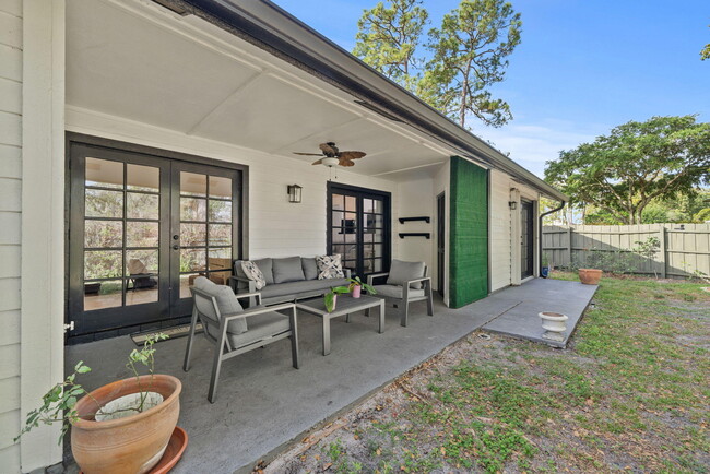 Building Photo - 465 Goldenwood Way
