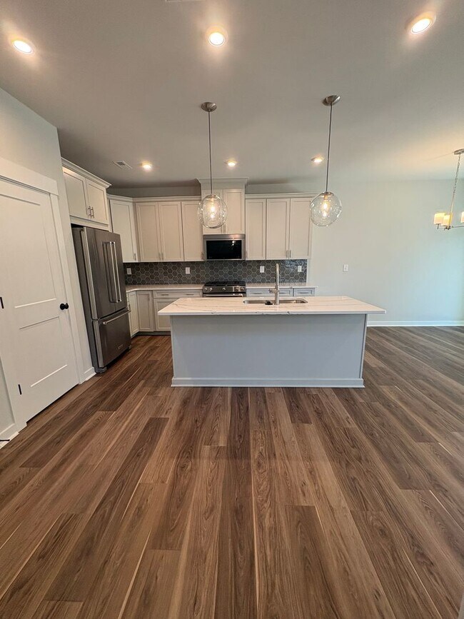 Building Photo - New Construction 3BR/2.5 BA in Griffith Lakes