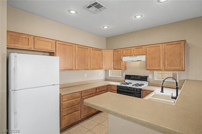 Building Photo - 10750 Avenzano St