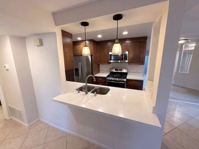 Building Photo - Eastlake Shores Downstairs Condo feat. Two Bedrooms and Two Bathrooms