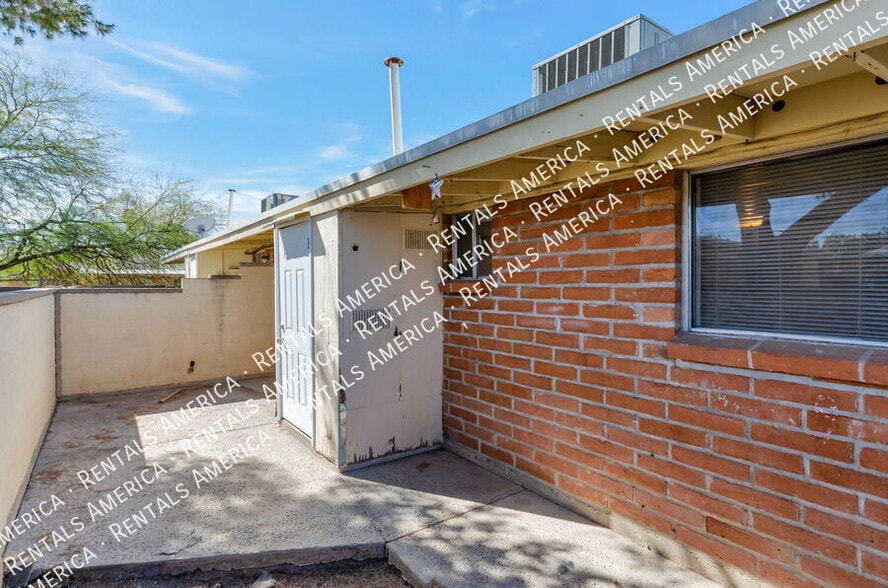 Building Photo - 3452 N Geronimo Ave