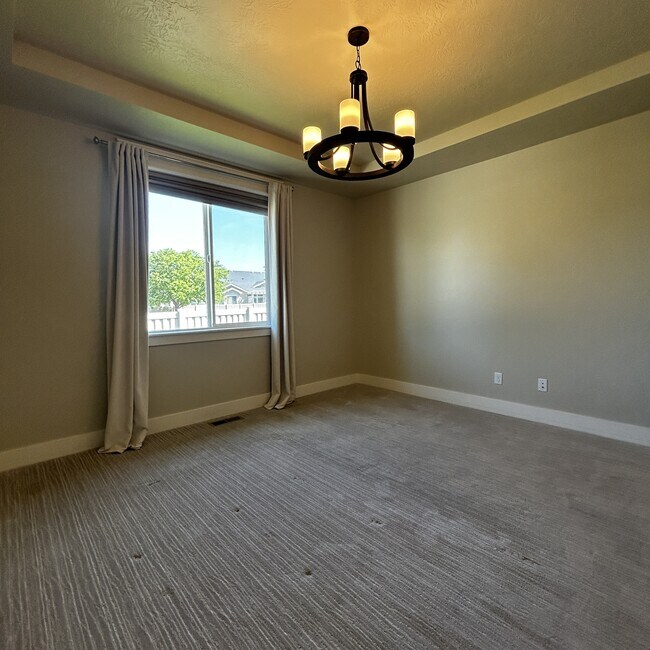 Building Photo - 3440 E Girdner Dr