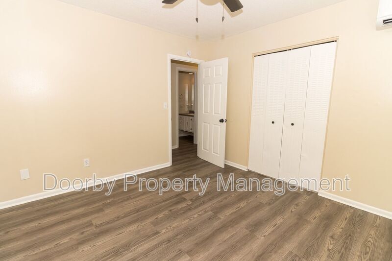 Building Photo - 2425 Ashmore Ave
