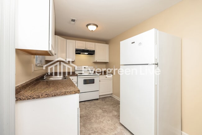 Building Photo - 7715 Brandt Pike