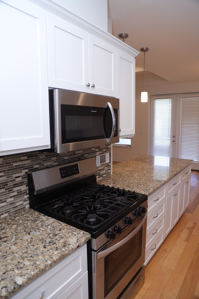 Building Photo - 2284 Lexington Parc Dr