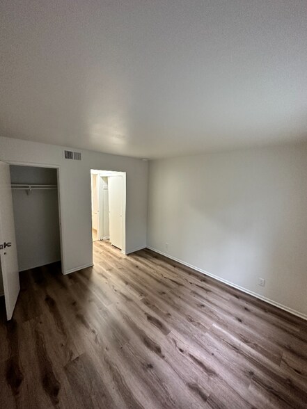 Building Photo - 7040 Haskell Ave