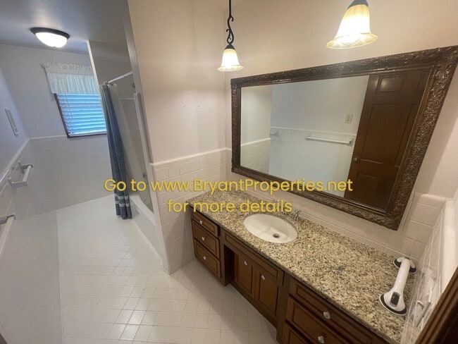 Building Photo - 1250 Dalemere Dr