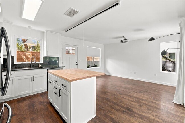 Building Photo - 5307 Prock Ln
