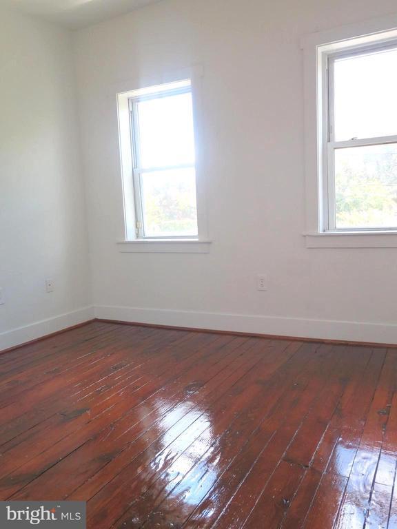 Building Photo - 413 S Norris St