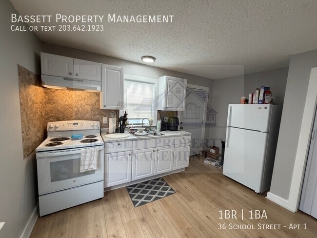 Building Photo - 36 School St