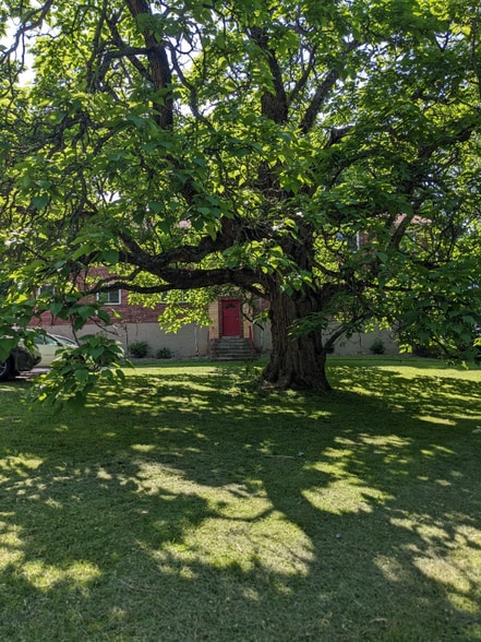 Building Photo - 5932 Belmont Ave