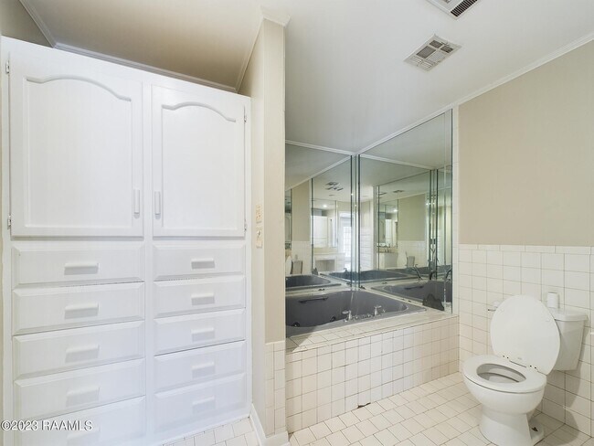 Building Photo - 232 Thibodeaux Dr