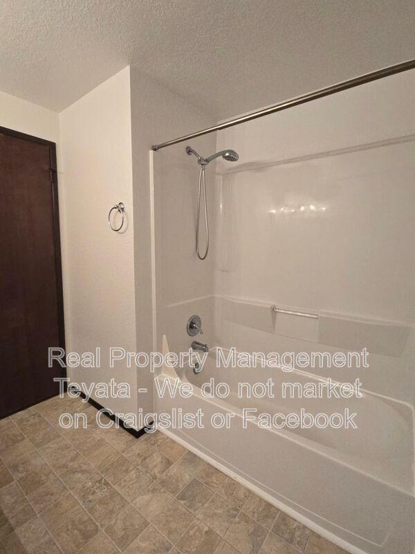 Building Photo - Hillspring Rd (1453)