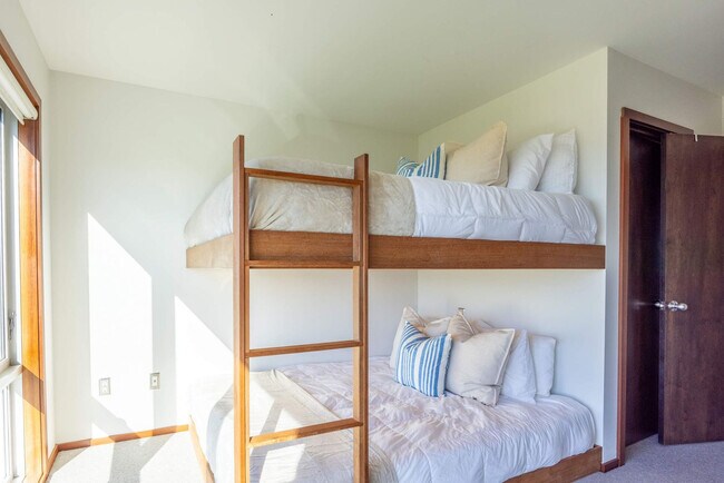 Building Photo - 11988 Cabana Shores Dr