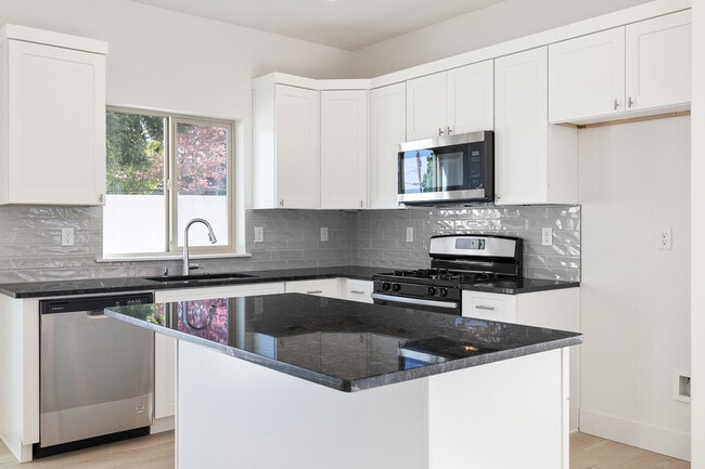 Building Photo - 1162 S Underwood Pl