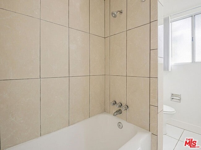 Building Photo - 3370 W 83rd St