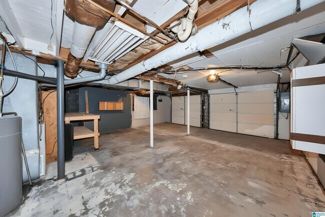 Building Photo - 1327 3rd Ave SW