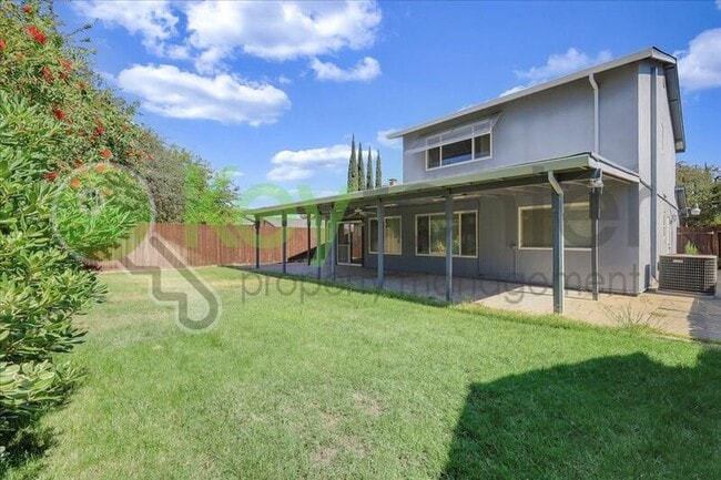 Building Photo - 7005 Woodside Dr