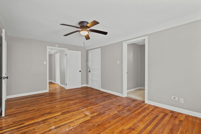 Building Photo - 4020 Avenue O 1/2