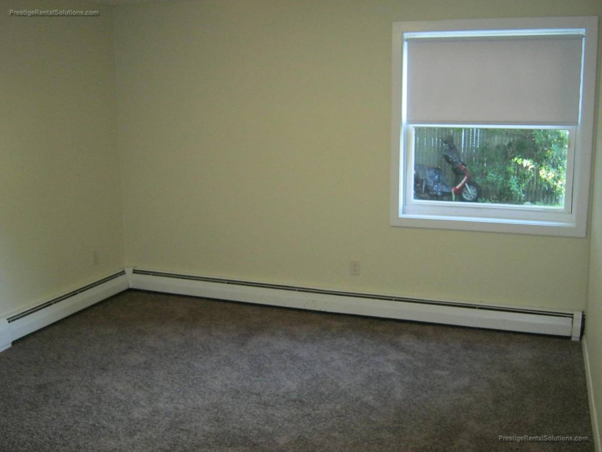 Building Photo - 70 Barrows St