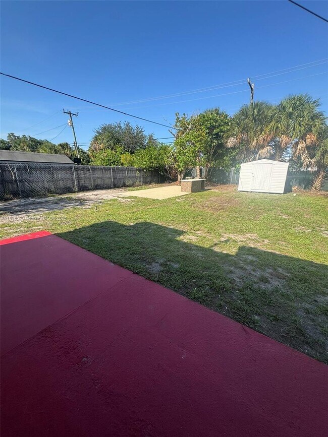 Building Photo - 20711 NW 32nd Pl