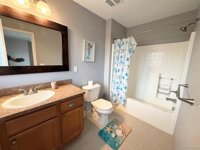 Building Photo - 207 Amys Walk