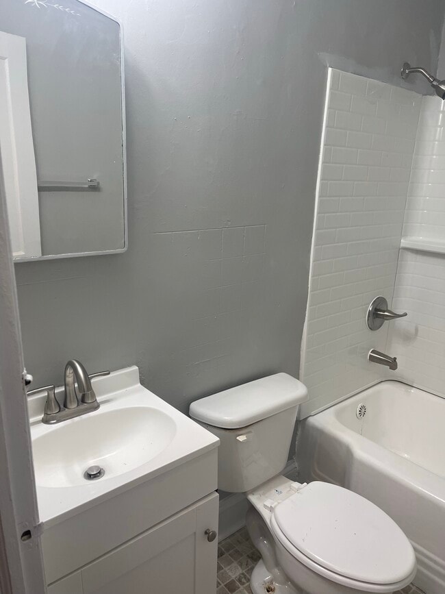 Building Photo - 1707 Dinwiddie Ave