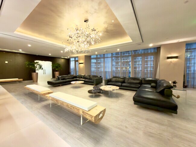 Building Photo - 488 NE 18th St