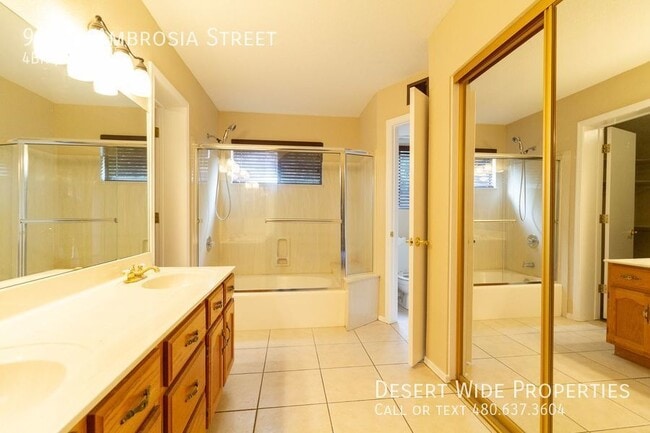 Building Photo - Beautiful 4 Bedroom, 2 Bath on the Golf Co...