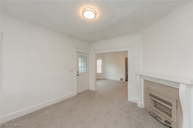 Building Photo - 1519 Ridgewood Ave