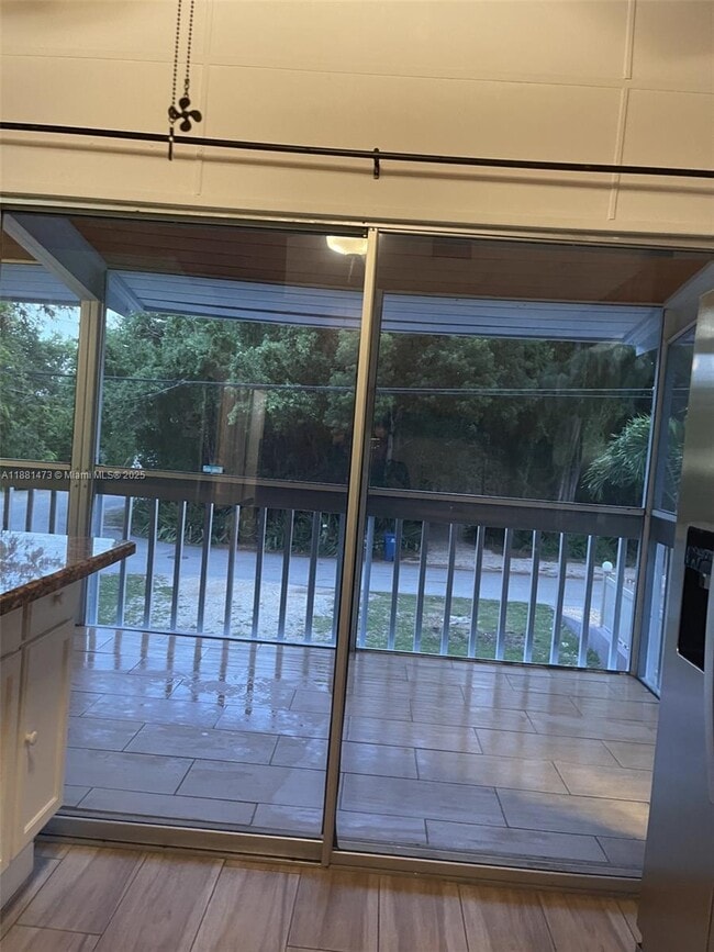 Building Photo - 141 Gumbo Limbo Dr