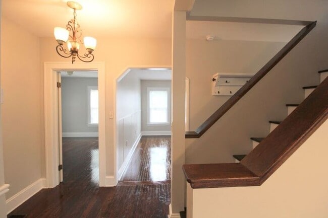 Building Photo - 3 Shenandoah Ave